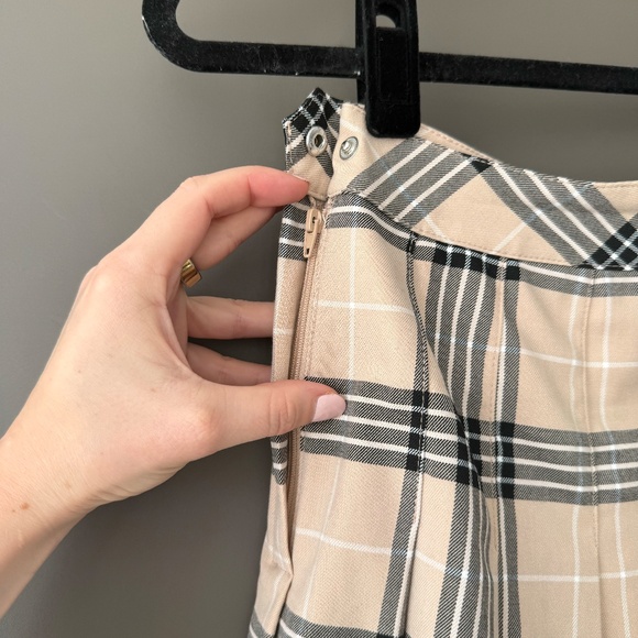 Beige Plaid Pleated Mini Skirt Size 0 Schoolgirl Skirt - Picture 9 of 13
